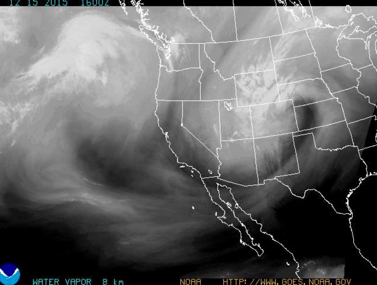 Water vapor loop (16Z ~ 900 MST) – Strong ascent +mid-upper level moisture being shoved up against the front range